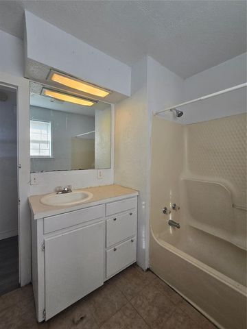 209 E Main Street, Tecumseh, OK 74873