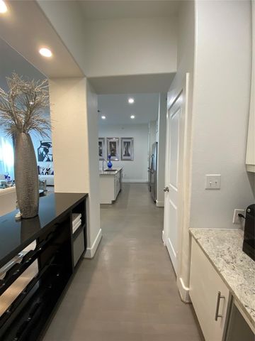 1901 Post Oak Boulevard 3503, Houston, TX 77056