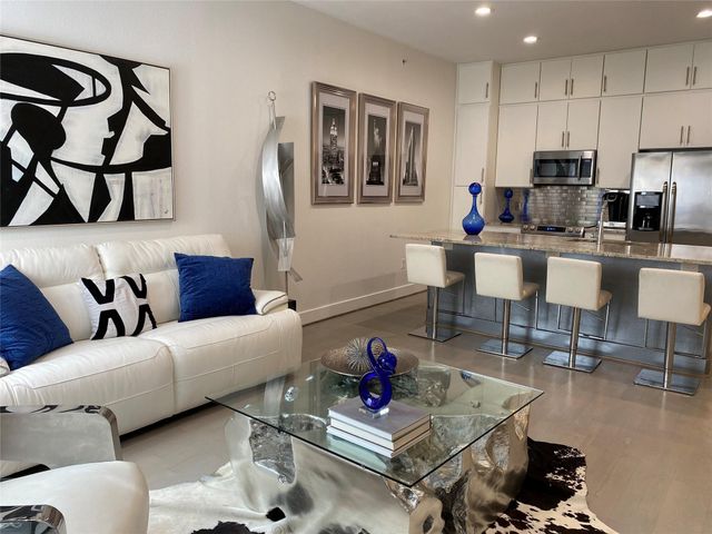 1901 Post Oak Boulevard 3503, Houston, TX 77056