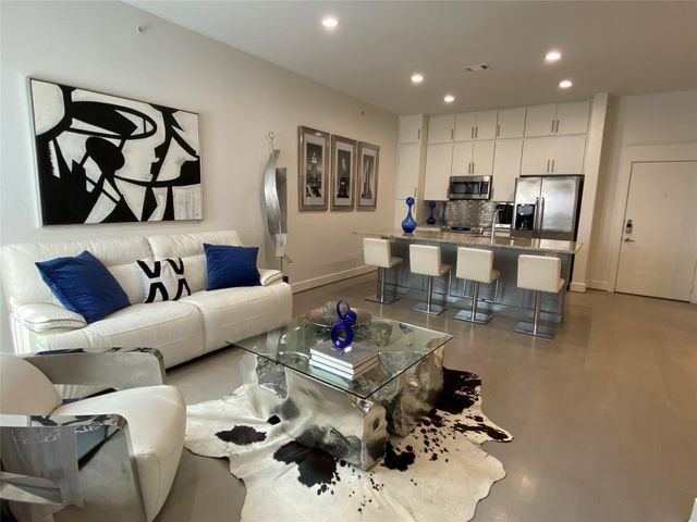 1901 Post Oak Boulevard 3503, Houston, TX 77056