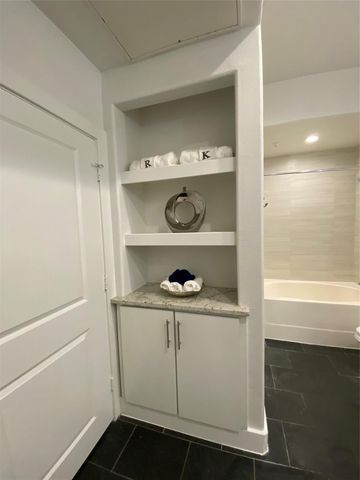 1901 Post Oak Boulevard 3503, Houston, TX 77056