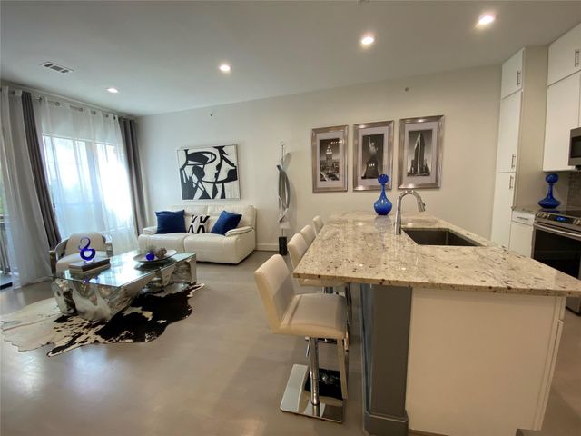 1901 Post Oak Boulevard 3503, Houston, TX 77056