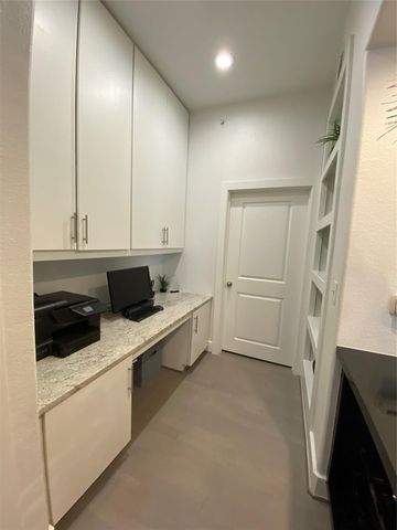 1901 Post Oak Boulevard 3503, Houston, TX 77056