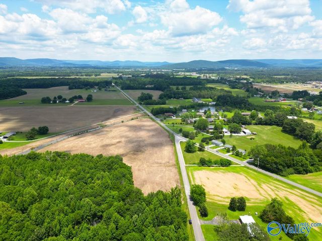 3702 Old Highway 431, Owens Cross Roads, AL 35763