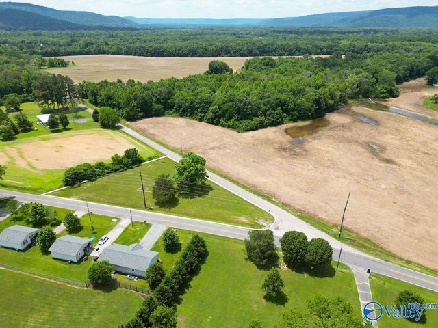 3702 Old Highway 431, Owens Cross Roads, AL 35763