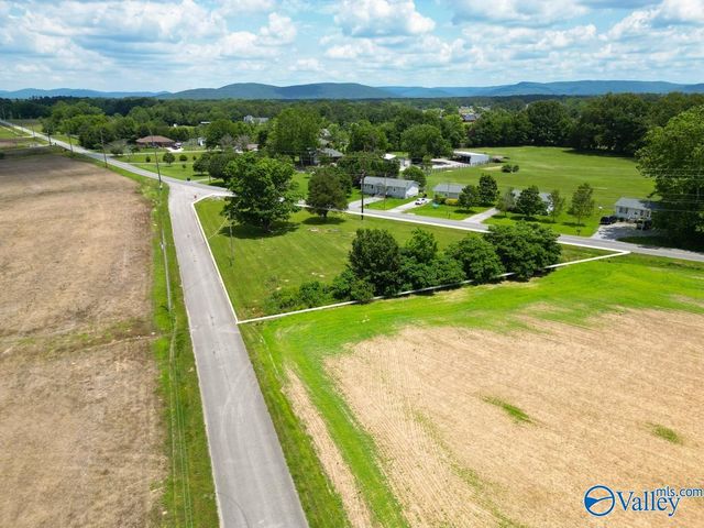 3702 Old Highway 431, Owens Cross Roads, AL 35763