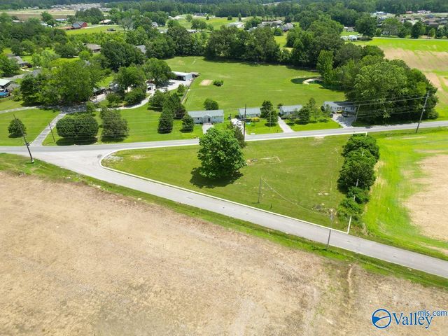 3702 Old Highway 431, Owens Cross Roads, AL 35763