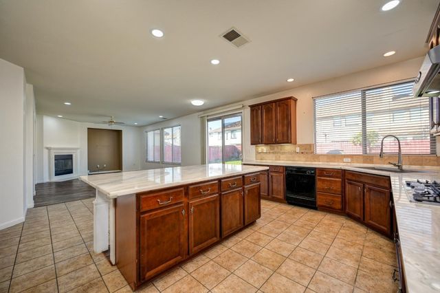 11833 Blushing Cir, Rancho Cordova, CA 95742