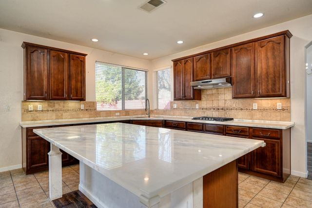 11833 Blushing Cir, Rancho Cordova, CA 95742