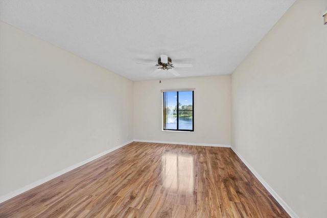 2732 SW Matheson Avenue 112-H2, Palm City, FL 34990