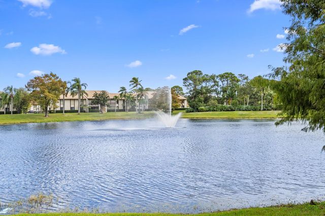 2732 SW Matheson Avenue 112-H2, Palm City, FL 34990