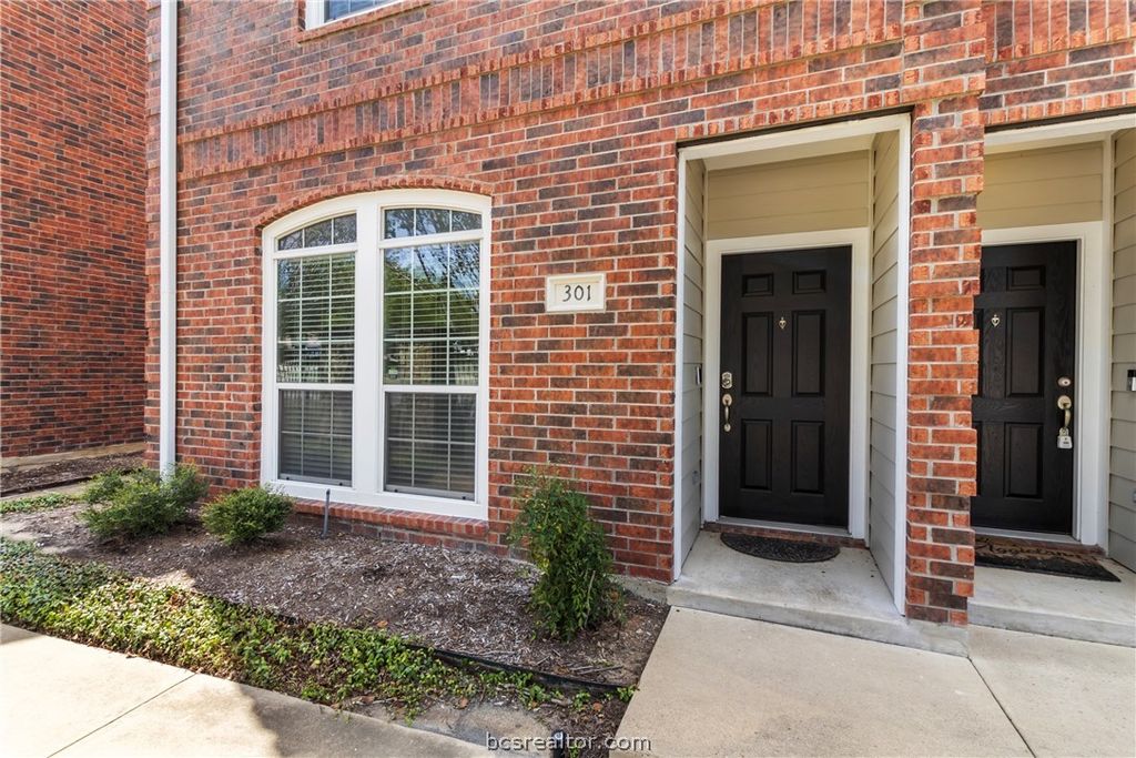 305 Holleman Drive E 301, College Station, TX 77840 — photo 3