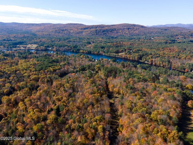 L15 East River Drive, Lake Luzerne, NY 12846