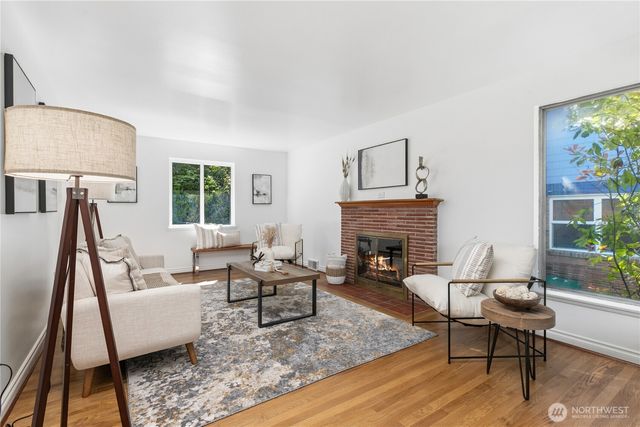 6542 43rd Avenue NE, Seattle, WA 98115