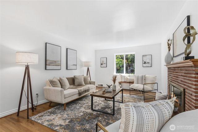 6542 43rd Avenue NE, Seattle, WA 98115
