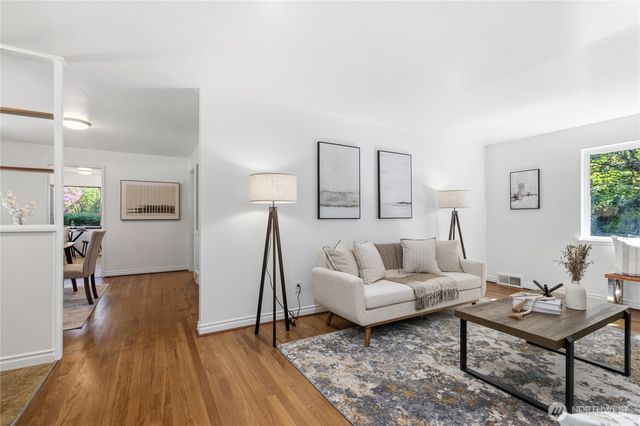 6542 43rd Avenue NE, Seattle, WA 98115