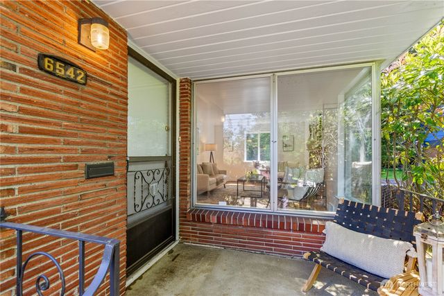 6542 43rd Avenue NE, Seattle, WA 98115