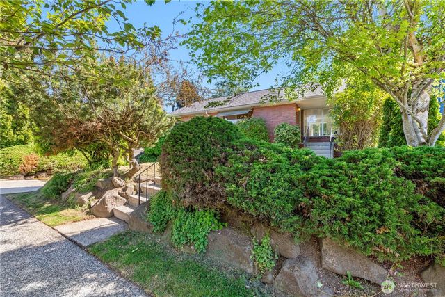 6542 43rd Avenue NE, Seattle, WA 98115