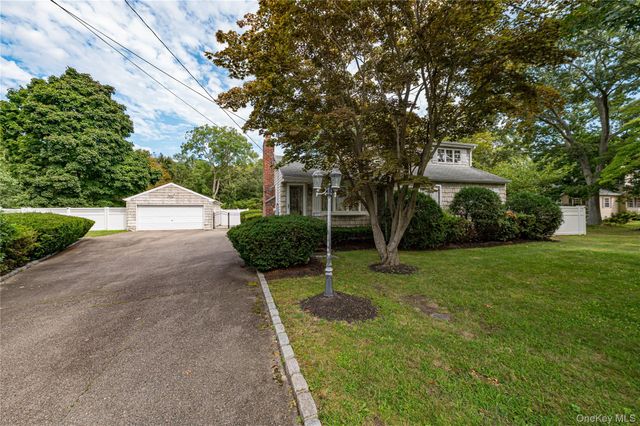 63 Barretts Avenue, Holtsville, NY 11742