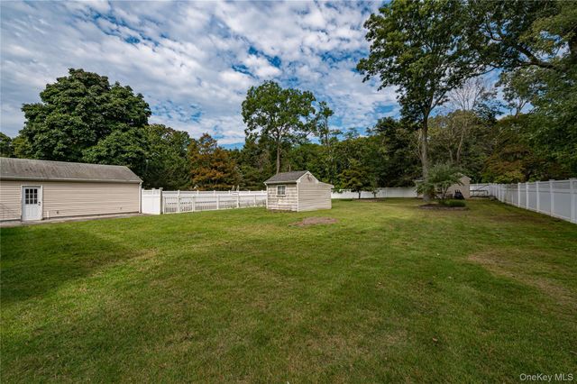 63 Barretts Avenue, Holtsville, NY 11742