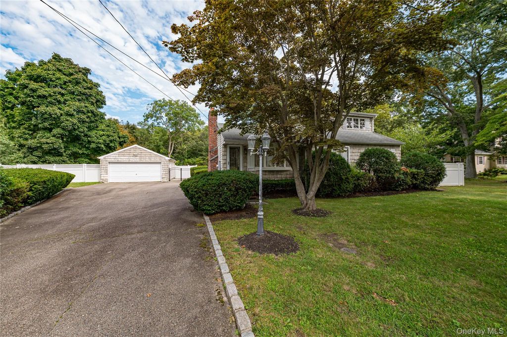 63 Barretts Avenue, Holtsville, NY 11742 — photo 2
