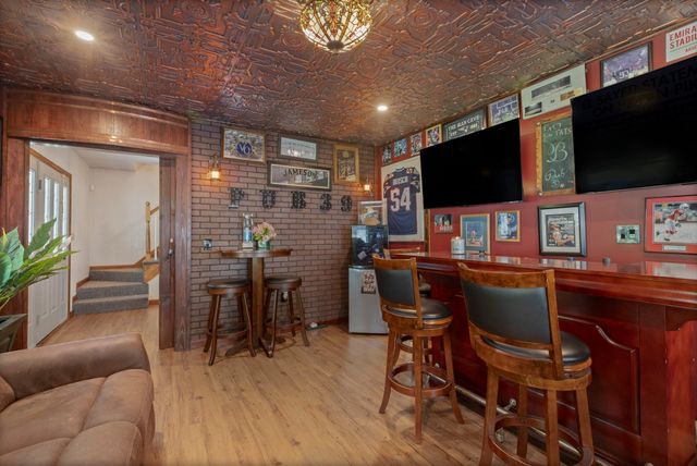 39 Hopewell St, Taunton, MA 02780