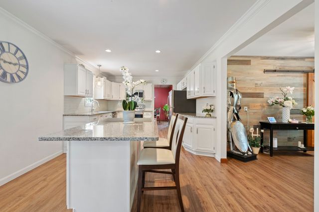 39 Hopewell St, Taunton, MA 02780