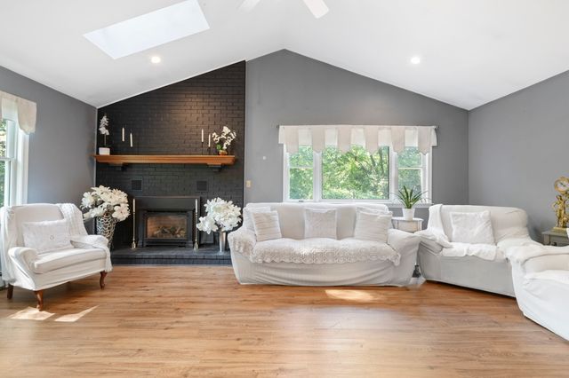 39 Hopewell St, Taunton, MA 02780