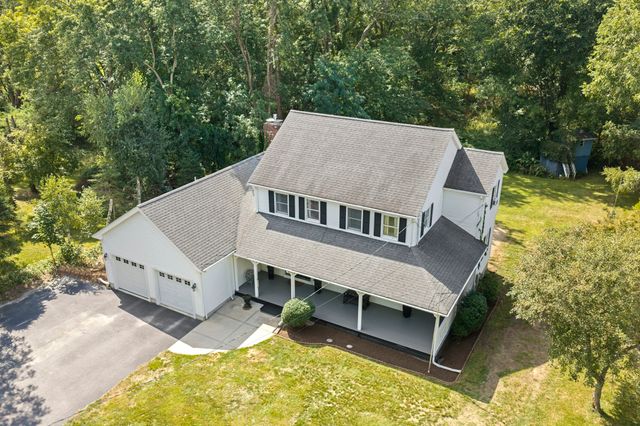 39 Hopewell St, Taunton, MA 02780