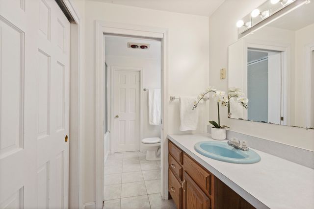 39 Hopewell St, Taunton, MA 02780