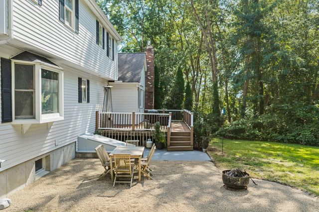 39 Hopewell St, Taunton, MA 02780