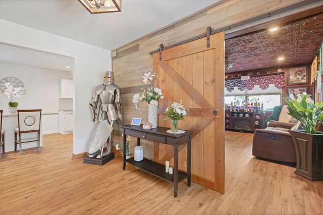 39 Hopewell St, Taunton, MA 02780