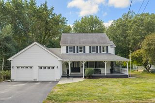 39 Hopewell St, Taunton, MA 02780