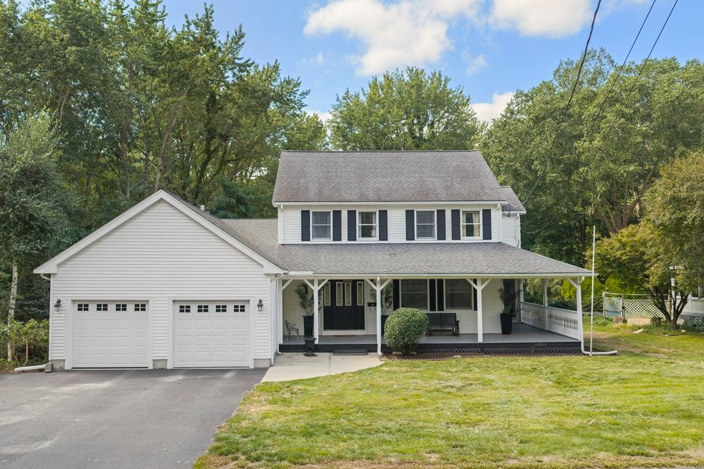 39 Hopewell St, Taunton, MA 02780