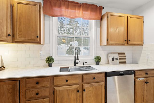 1465 Hooksett Rd Unit 390, Hooksett, NH 03106