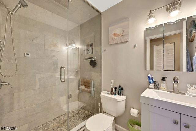 111 Raintree Ln 111, Mahwah Twp., NJ 07430