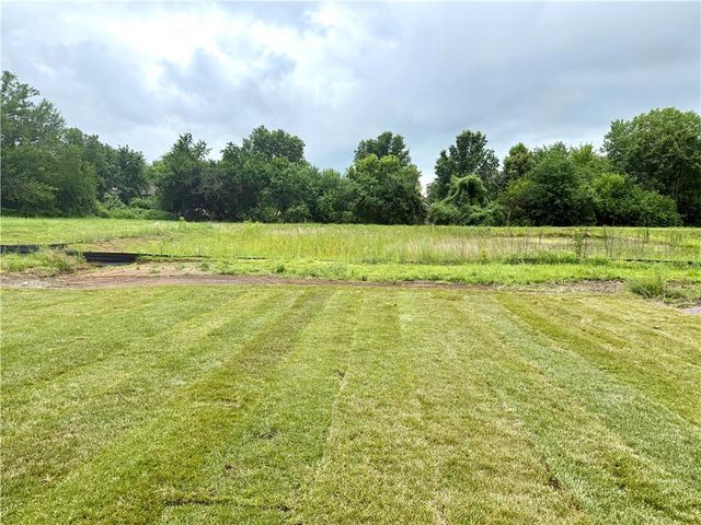 623 E 13th Street, Kearney, MO 64060