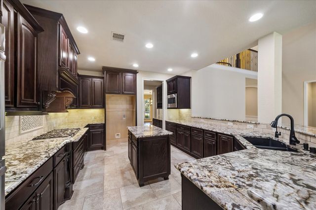 6703 Fairwood Creek Lane, Sugar Land, TX 77479