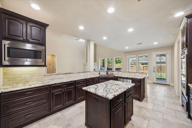 6703 Fairwood Creek Lane, Sugar Land, TX 77479