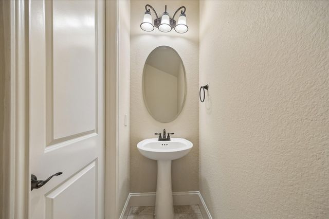 6703 Fairwood Creek Lane, Sugar Land, TX 77479