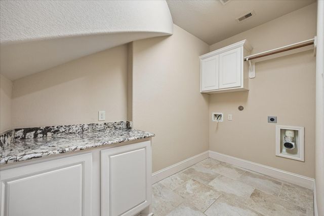 6703 Fairwood Creek Lane, Sugar Land, TX 77479