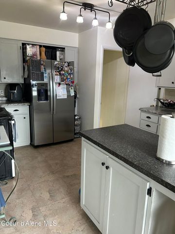 1009 S 2nd St, St. Maries, ID 83861