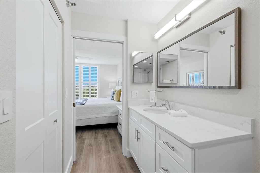 Image 21 of property listing at 3730 PINEBROOK CIRCLE 604, Bradenton, FL 34209