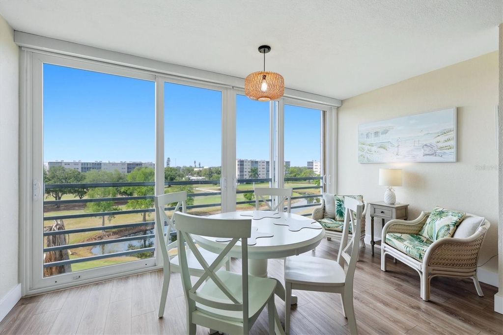Image 7 of property listing at 3730 PINEBROOK CIRCLE 604, Bradenton, FL 34209