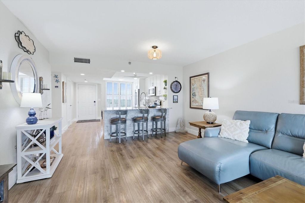 Image 10 of property listing at 3730 PINEBROOK CIRCLE 604, Bradenton, FL 34209