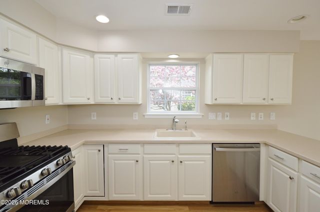 2337 E Ashfield Court, Toms River, NJ 08755