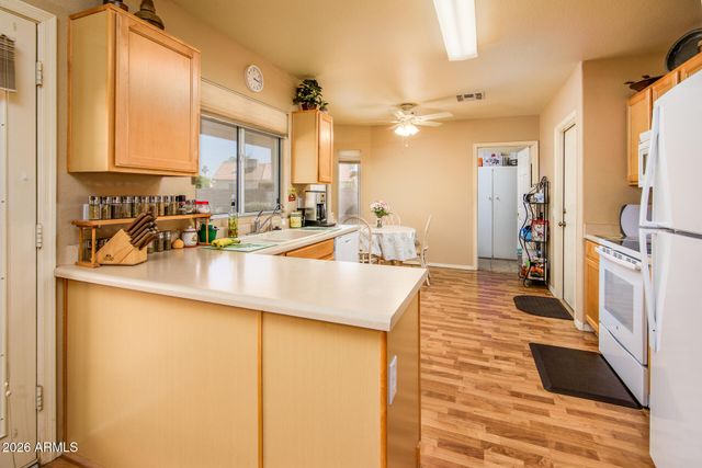 6335 S CYPRESS POINT Drive, Chandler, AZ 85249
