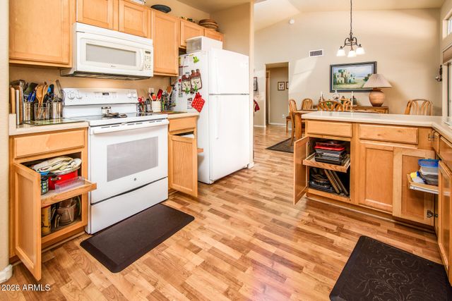 6335 S CYPRESS POINT Drive, Chandler, AZ 85249