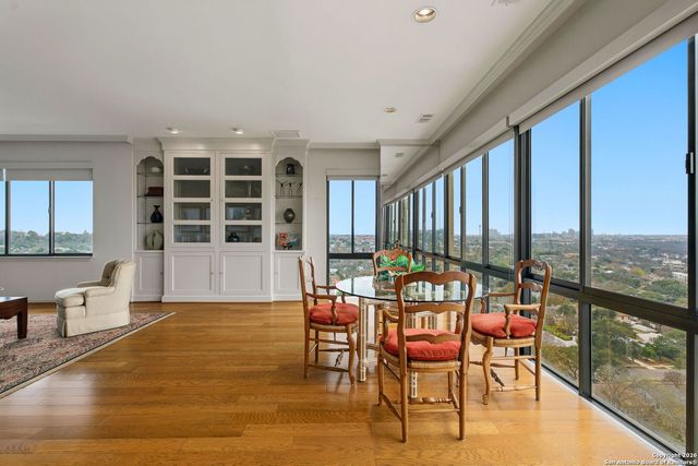 4001 N. New Braunfels APT 1206A, San Antonio, TX 78209