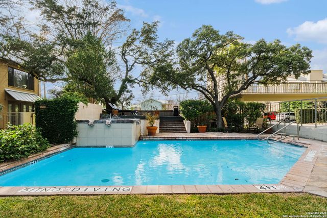 4001 N. New Braunfels APT 1206A, San Antonio, TX 78209